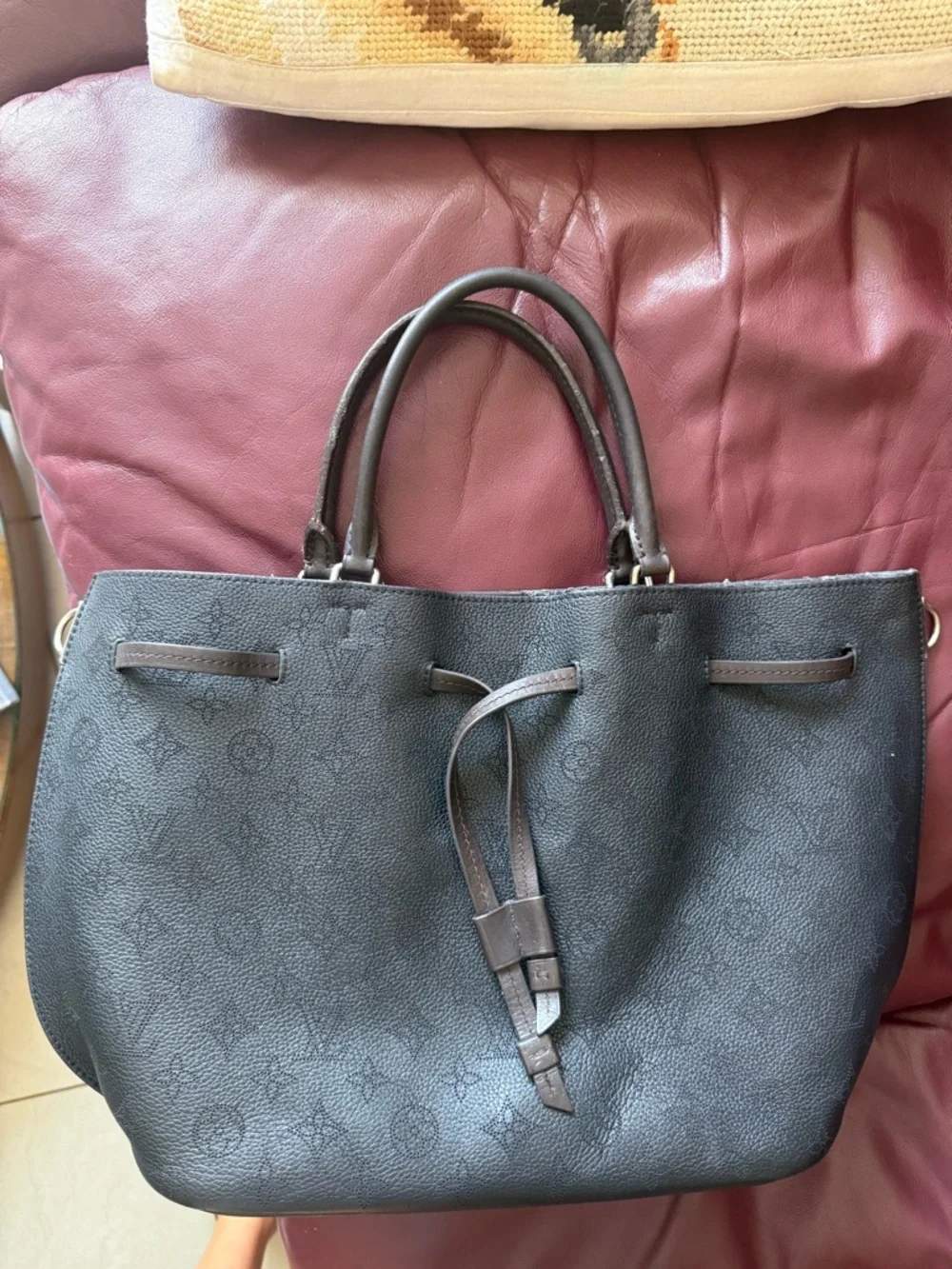 Louis Vuitton Bag Girolata Mahina Leather Black Shoulder Tote Authentic Handbag - Picture 7 of 15